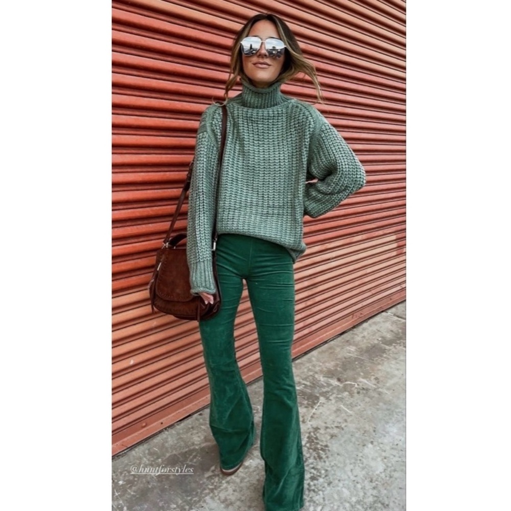 Vici/Newbury Kustom Emerald Corduroy Flare Pants